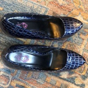 Blue patent heels